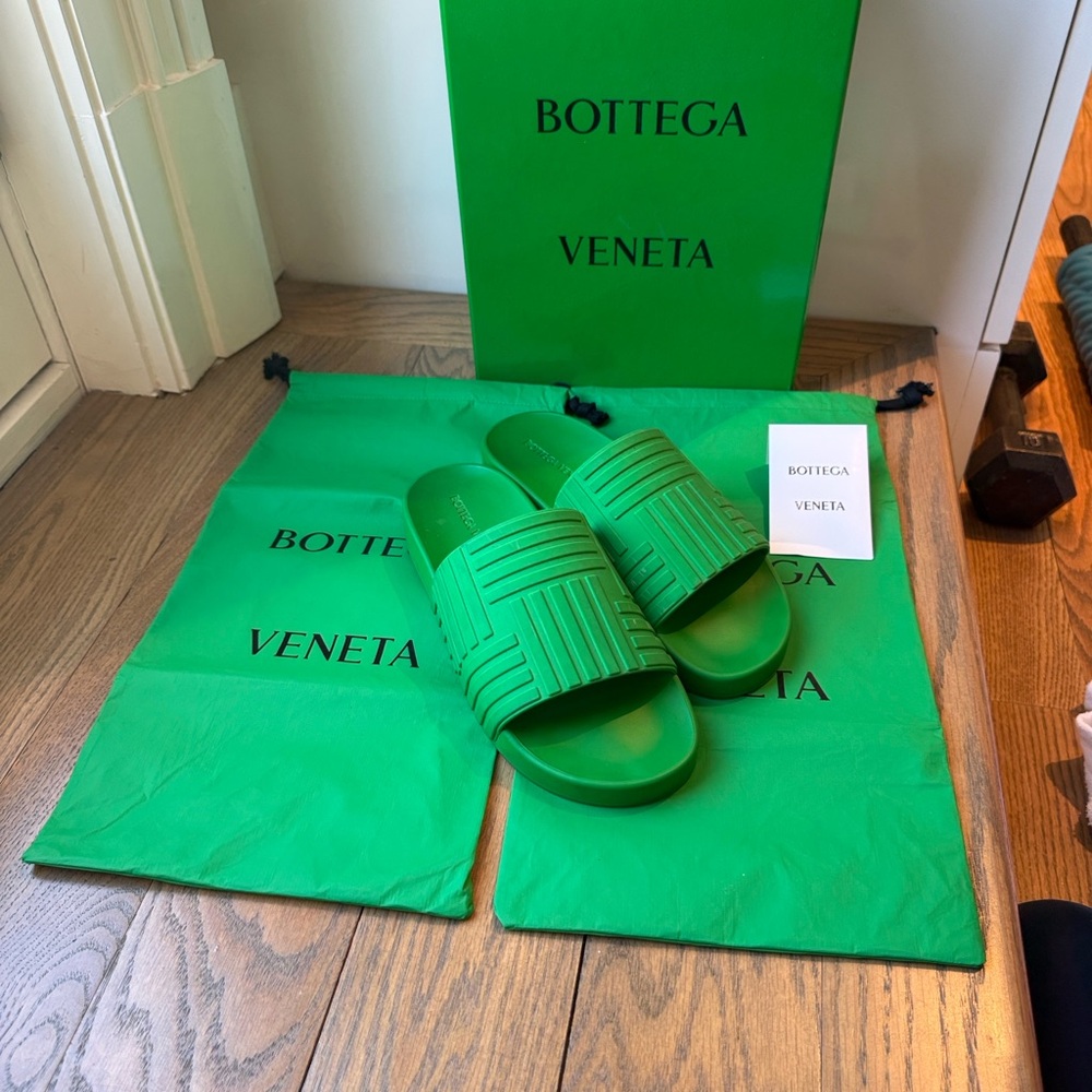Bottega Veneta Green Signature Slide Sandals
